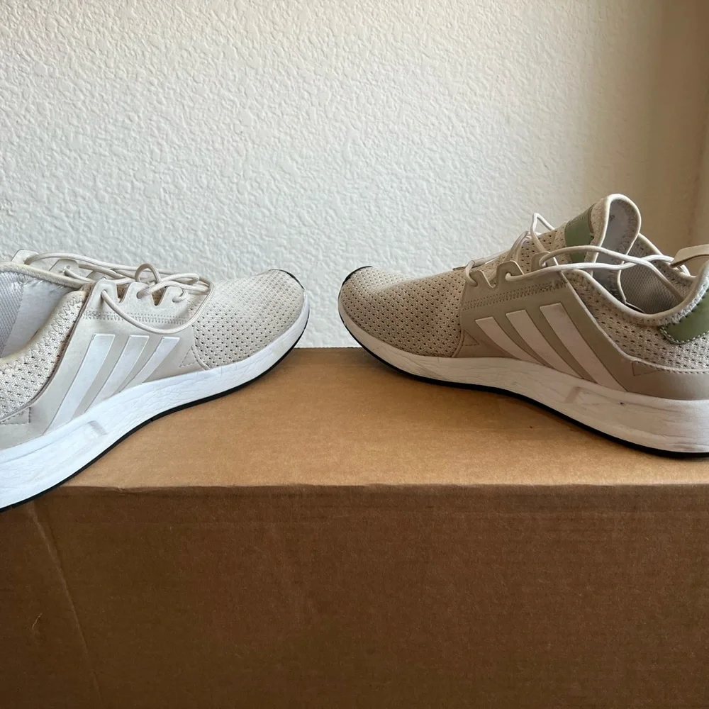 Adidas Sneakers size 9 - Picture 9 of 9